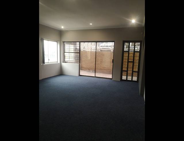 105M² BUSINESS CENTRE TO LET IN SYDENHAM